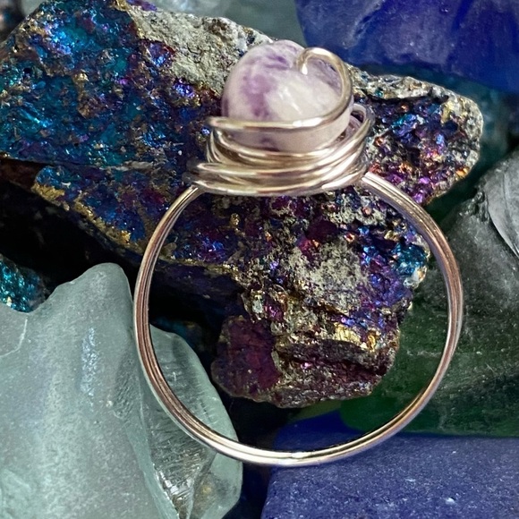 Unique Amethyst wire wrapped ring - Picture 2 of 3
